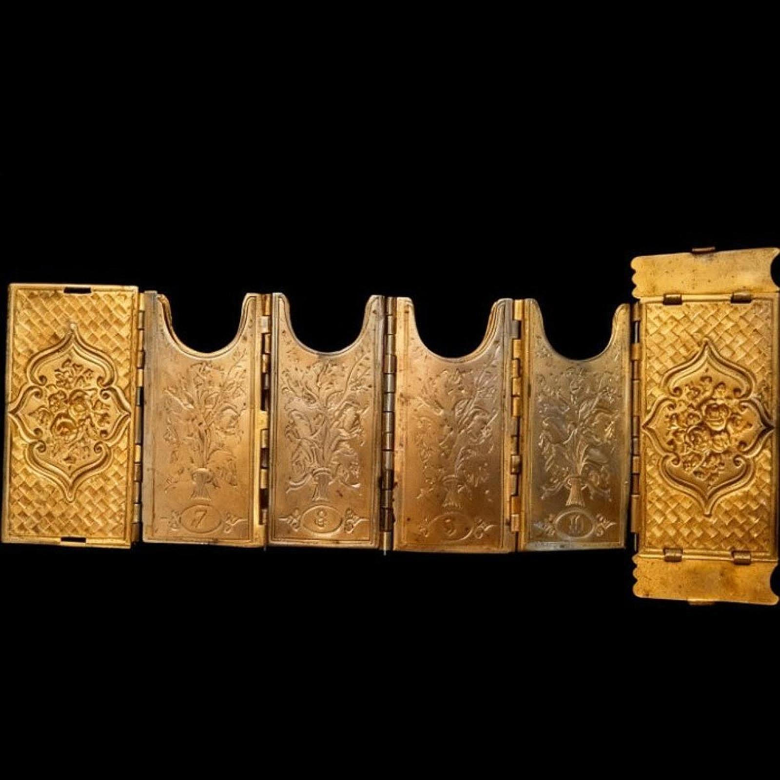 Brass Folding Book Sewing Case Portable Premium Practical Professional Easy to Use Antique Embossed