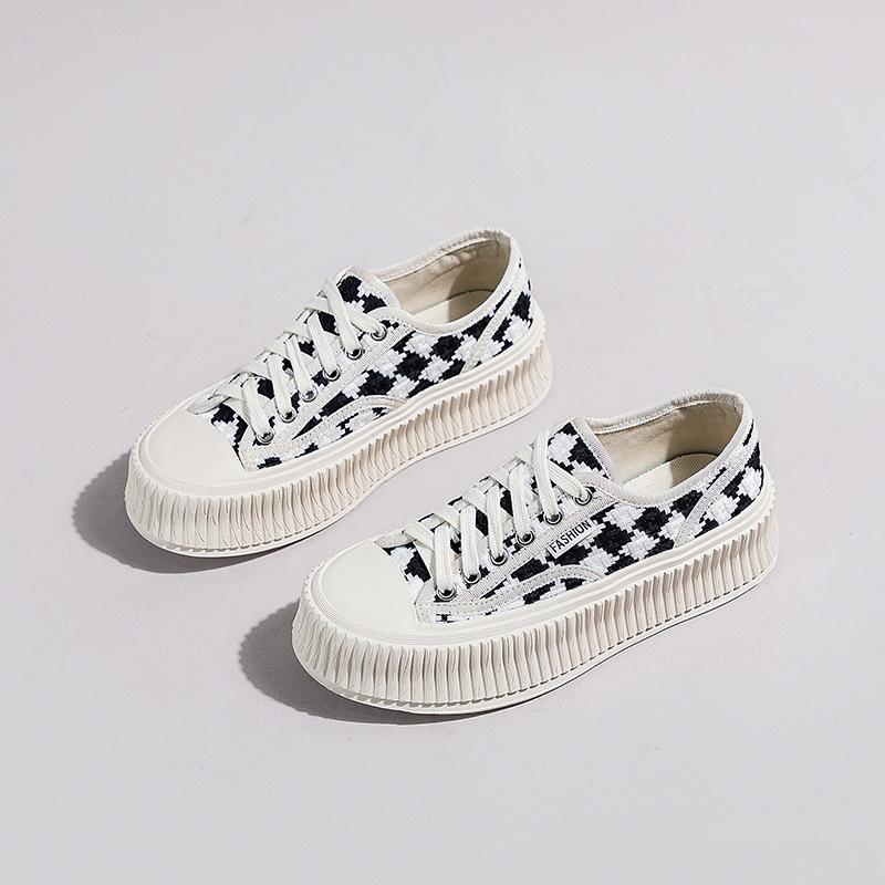 

Маленькие белые туфли женские весенние новые кожаные туфли на платформе повседневные одинарные туфли низкие парусиновые модные универсальные кеды 40