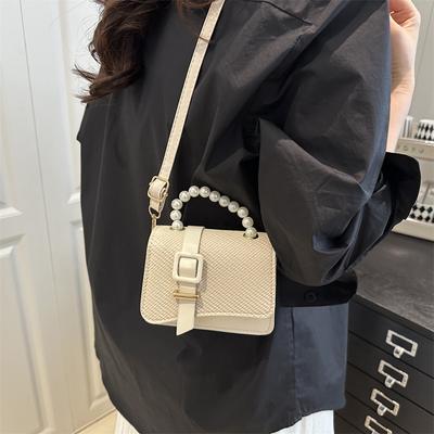 Simple, Shiny and Fashionable 2025 Summer Season New Solid Color Texture Pearl Portable Chain Crossbody Female Small Square