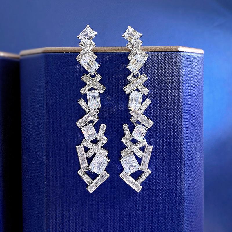 

2023 Zhuozhifan 5A Серьги-пусеты с имитацией изумрудной огранки, неправильной формы, женские ювелирные изделия из серебра 925 пробы с родиевым покрытием 925 Silver