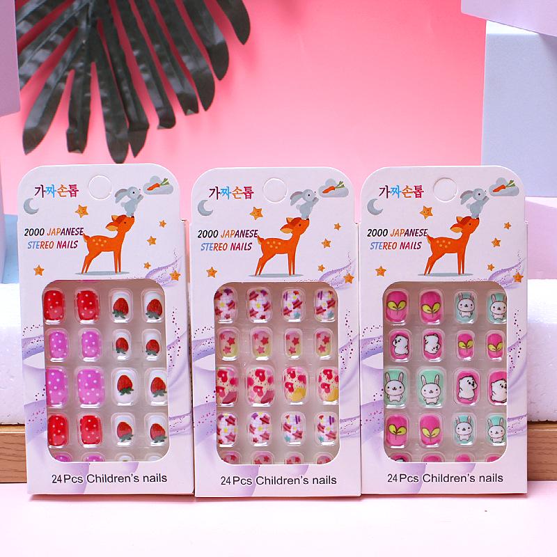 

Детские накладные ногти, 24 штуки: Самоклеящиеся, модные наклейки для нейл-арта и носимые аксессуары для ногтей