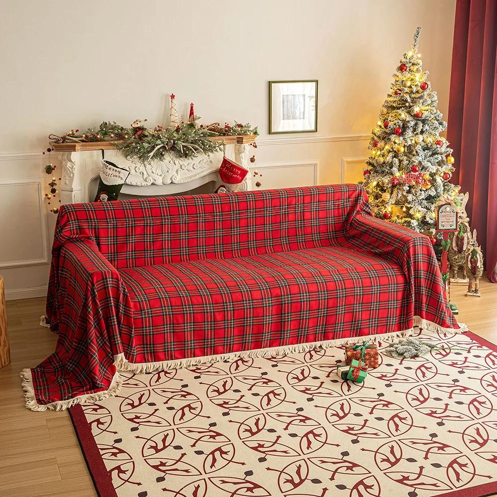 1PC Christmas Plaid Couch Cover with Tassel Christmas Atmosphere Sofa Towel Retro Holiday Red and Green Grid Cover Cloth Towels