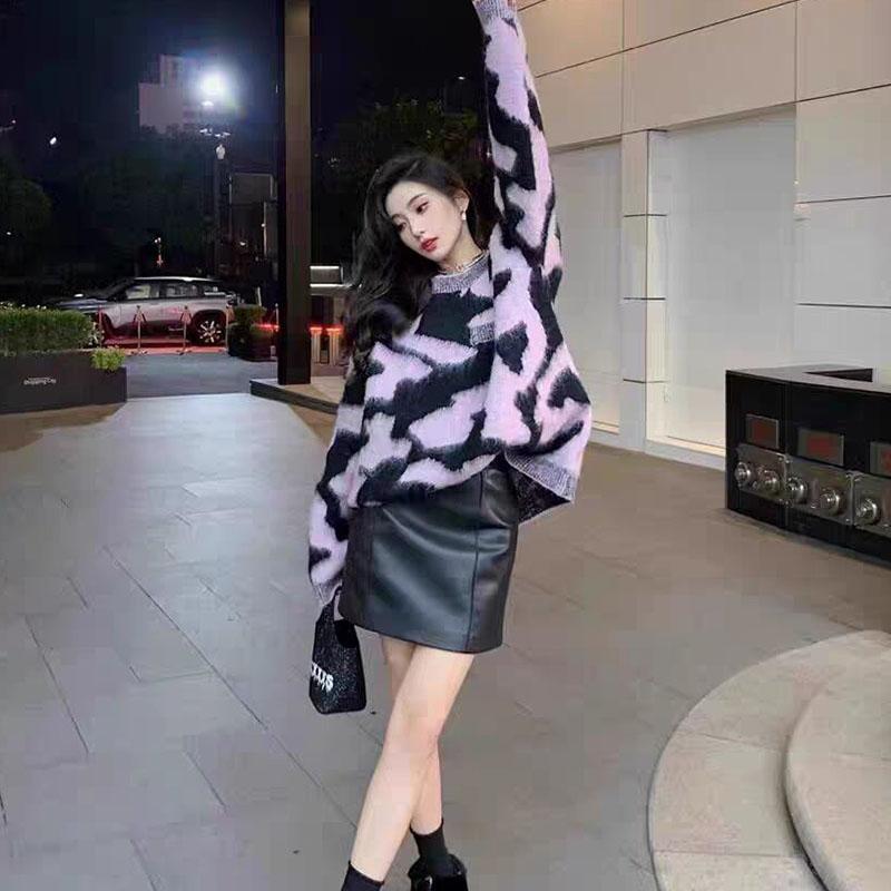 Striped contrasting round neck pullover sweater for women's autumn and winter new loose and thick knitted top jacket