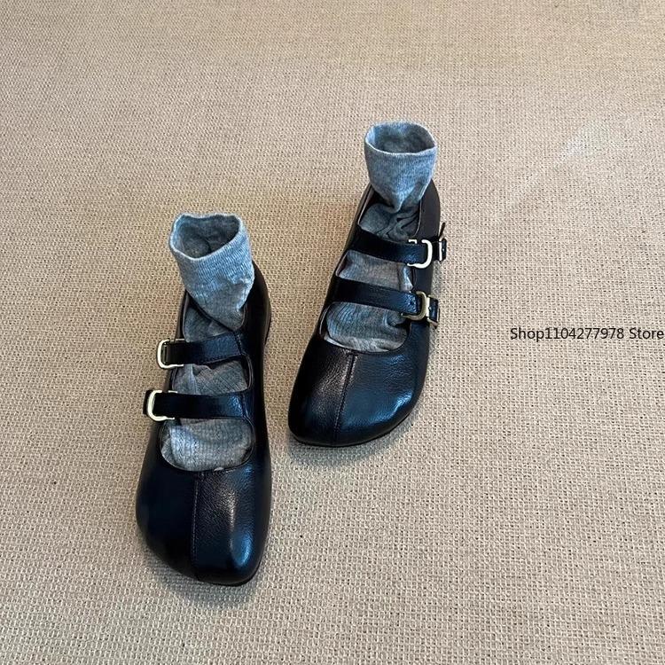 Fashion Double Buckle Strap Tabis Shoes Ladies Solid Leather Mary Janes Low Heeled Flats Woman Trotters Loafers Barefoot Walking Shoes