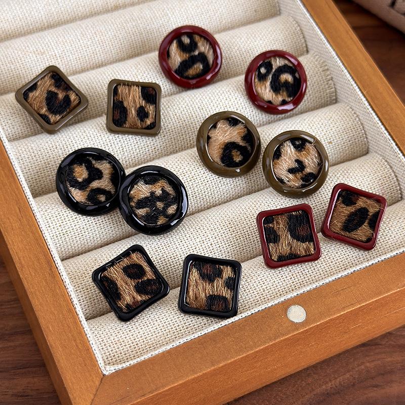 2025 Trendy Vintage Irregular Geometric Plush Leopard Print Stud Earrings For Women Party Trendy Autumn Winter Charm Accessories