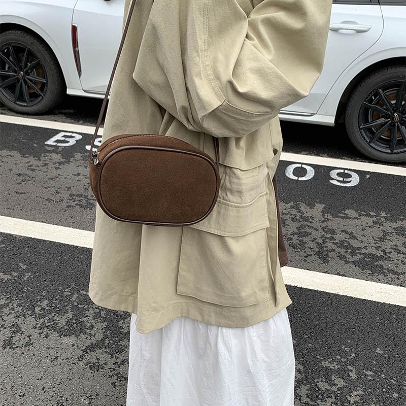 Super Fire Crossbody Small Bag Women's 2025 New Trendy Exquisite Premium Retro Shoulder Bag Suede Small Square Bag