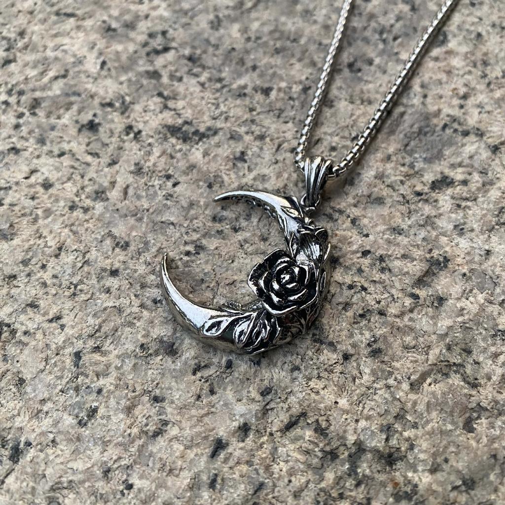 Dark Moon Rose Necklace Punk Hip Hop Moon Alloy Pendant Collarbone Chain Couple Necklace Tide