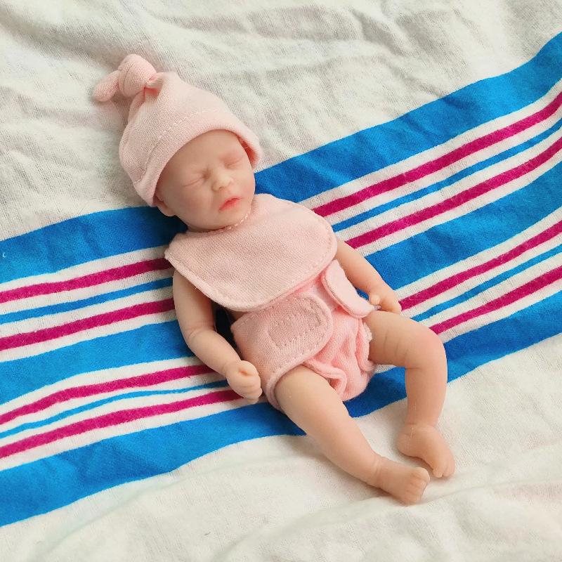 15cm Mini Palm Simulation Doll Maddie Dress Up Playmate Toy Doll Kid Birthday Gift 6 Inch Solid Silicone Full Body Reborn Baby Doll for Girl and Boy