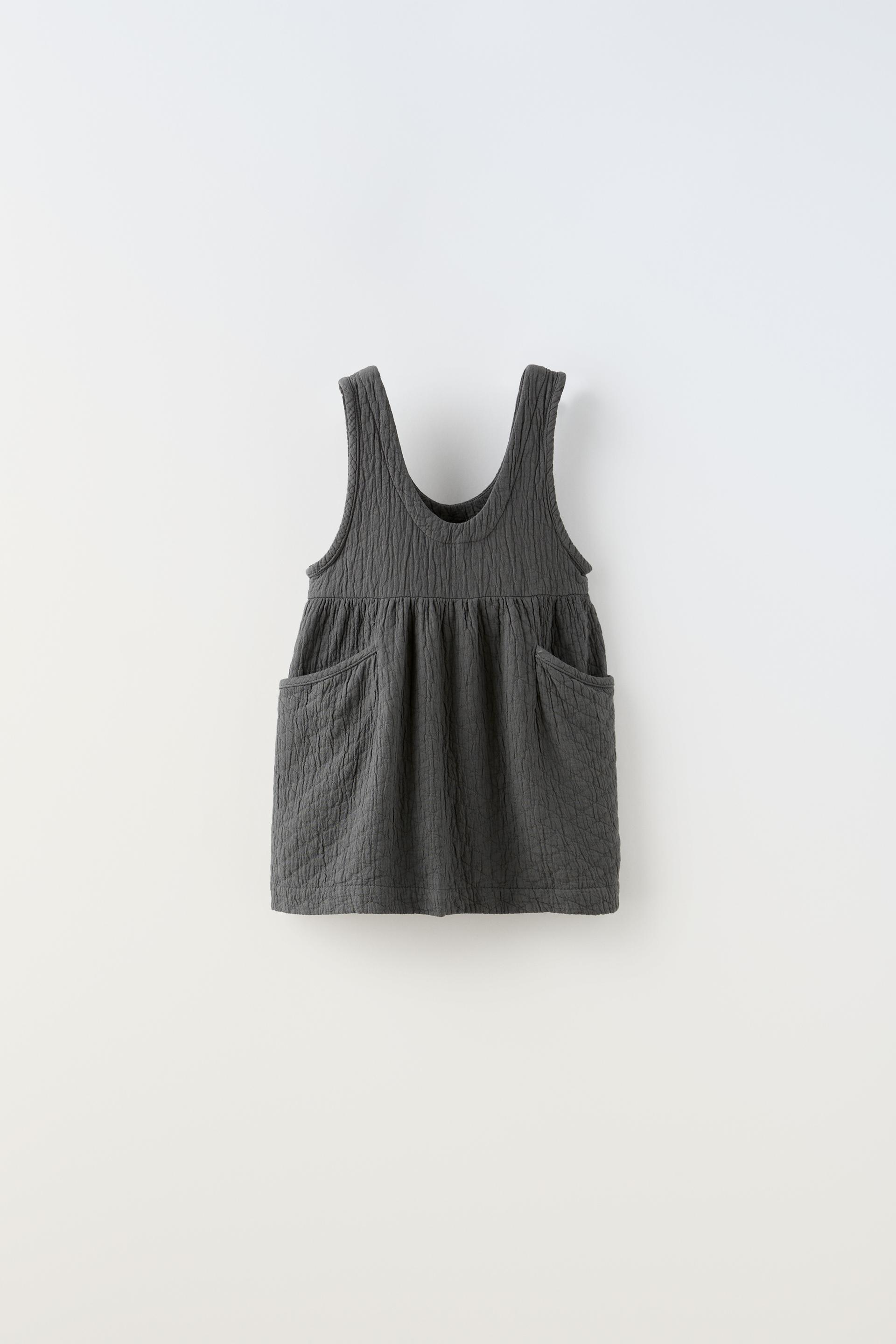 

ПЛАТЬЕ-СИНАФОР С ВАФЕЛЬНОЙ ТЕКСТУРОЙ