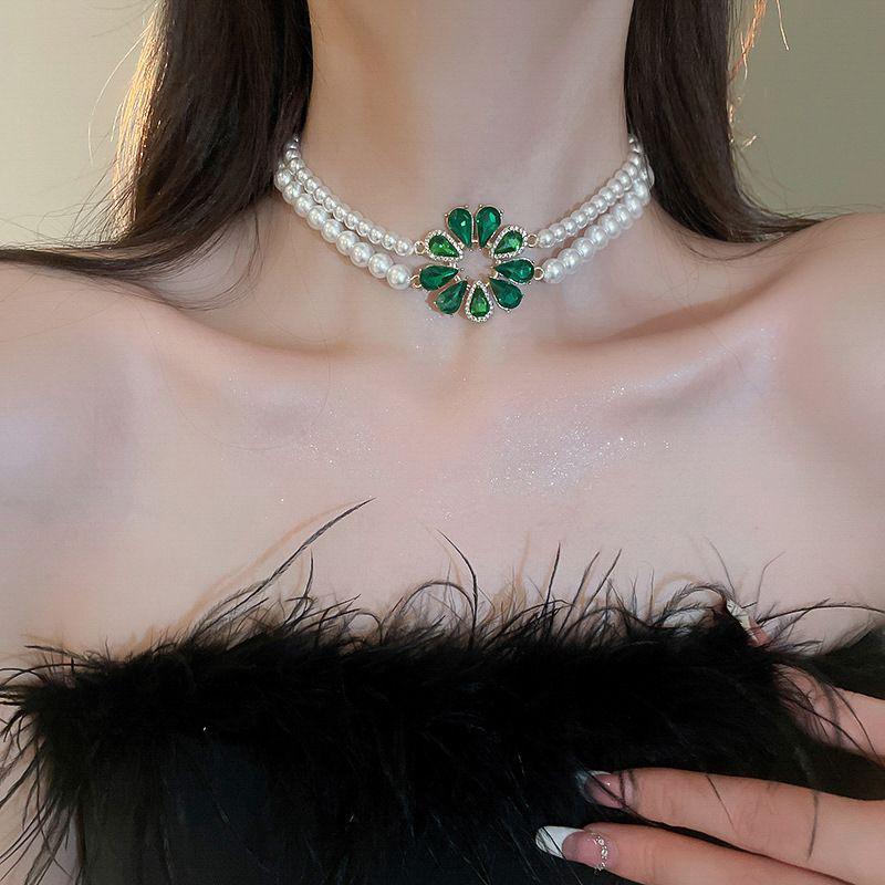 Quadratisches Blatt Eingelegte Diamant Halskette mit Retro Chinesischem Stil - Elegante Leichte Luxus Schlüsselbeinkette für Frauen