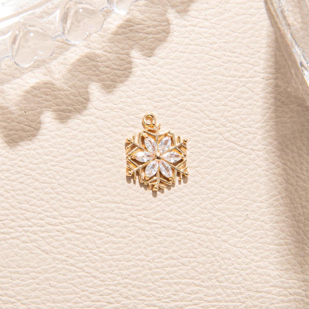 Sterling Silver Snowflake Zirconia Stud Earrings