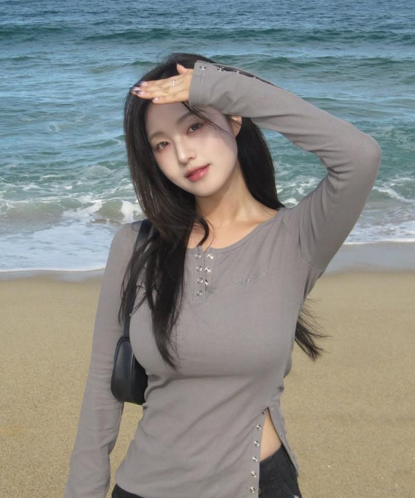 Loginaenloji Side Button Detailed Slim-Fit Long Sleeve Light Gray