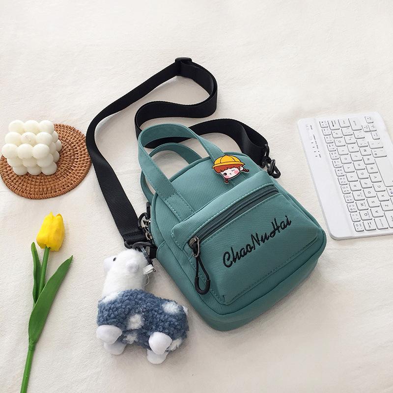 Nylon Small Bag 2025 New Korean Version of Fashion Letter Shoulder Bag Casual Versatile Sports Messenger Small Square Bag Tide