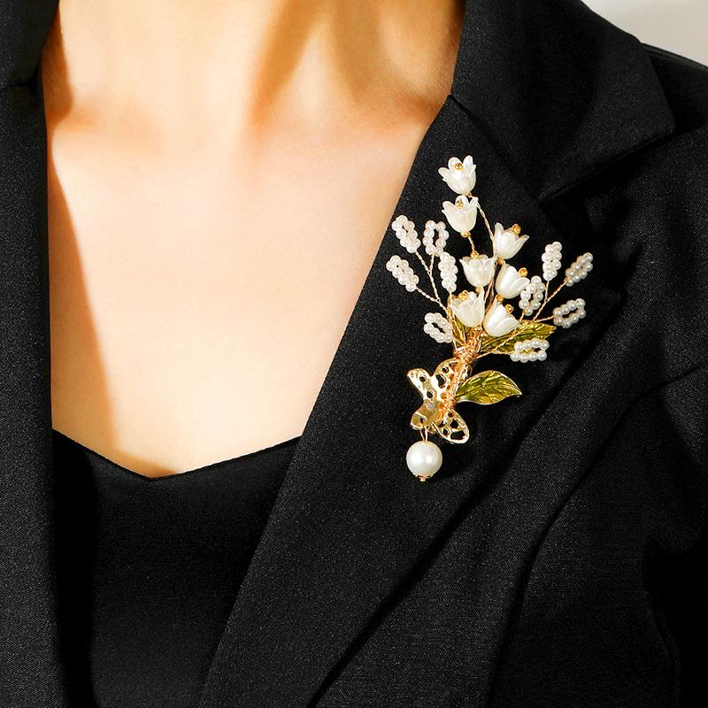 1 buc. Ace cu flori de plante de calitate superioară, frunze florale albe, broșe de lux, rafinament, accesoriu pentru femei