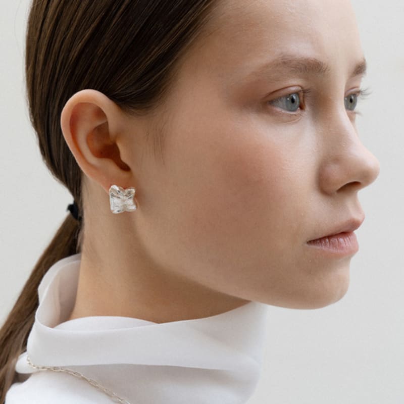 REINDEER MOROCCO EARRING 19