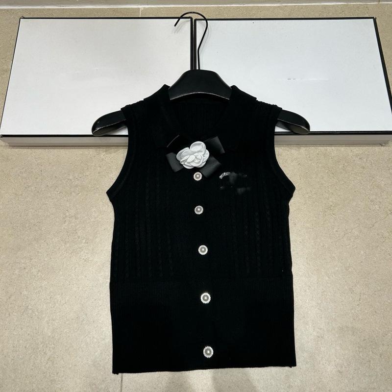 Elegant Slim Knit Vest with Large Floral Bow Accent