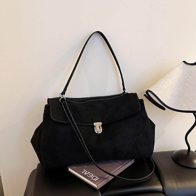 Модная женская сумка для commuters, Ретро однолямочная простая подмышечная сумка чёрный