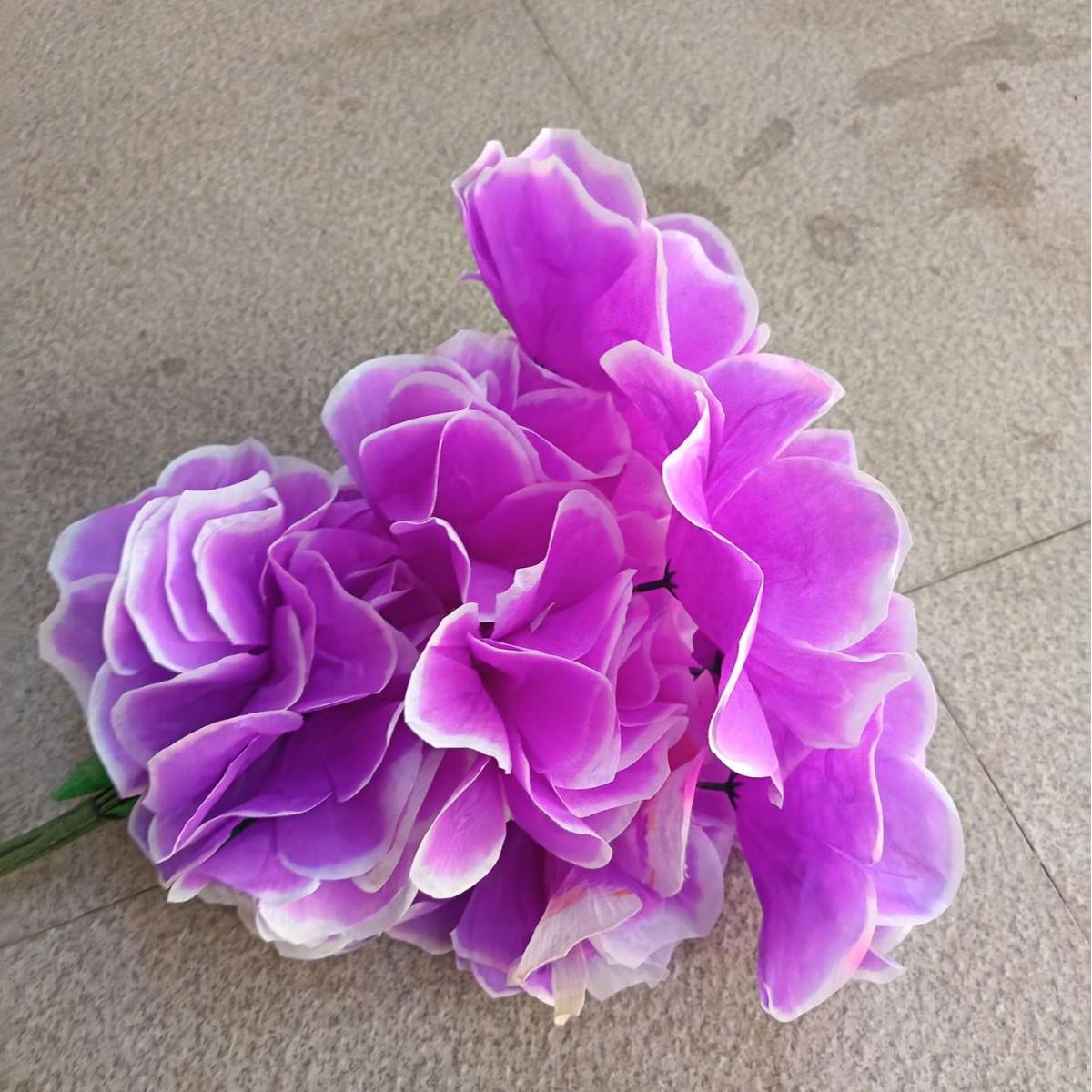 

In Stock: High-Quality Artificial Kapok Flowers (5 Heads) for Qingming & Cold Food Festivals, Ancestor Worship 5 Stems [Color Random]
