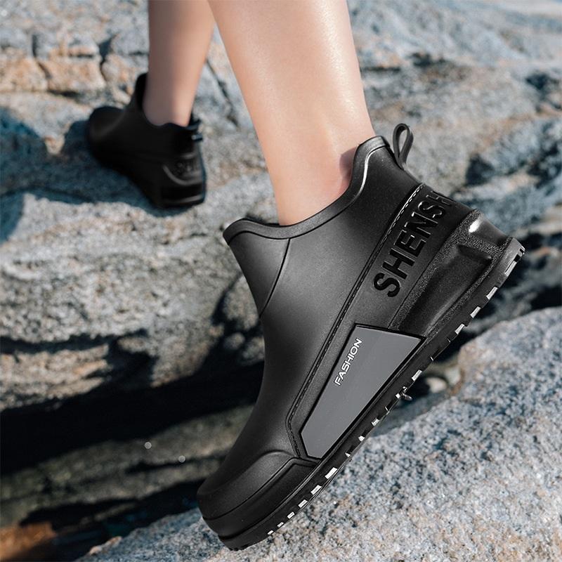 Men's And Women's Outdoor Fashionable Waterproof Anti Slip Wear Resistant Rain Shoes