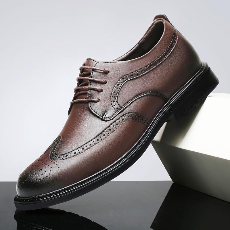 High Quality Classic Men Brogue Shoes Lace-Up Men Business Dress Shoes Comfort Pointed Oxford Shoes Man Genuine Leather Sneakers