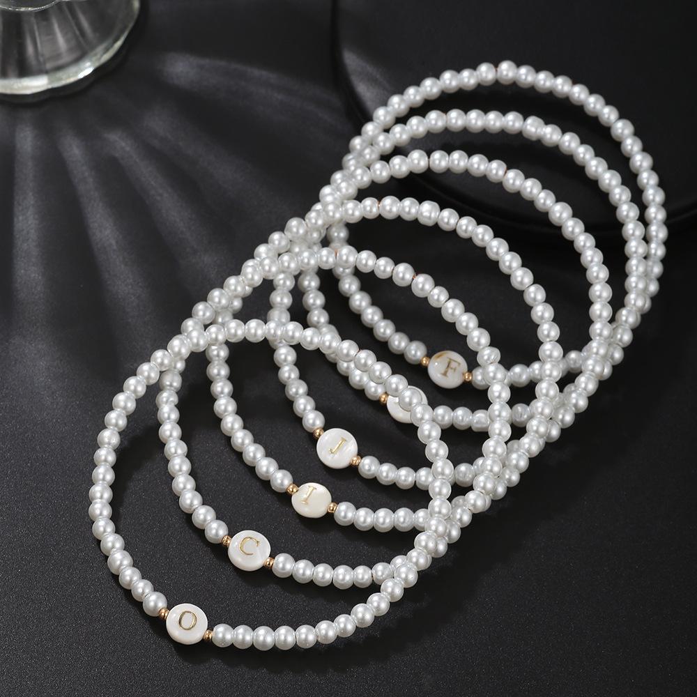 26 Alphabet Letter Shell Charm Artificial Pearl Bracelets Women Girl Charming Simulated Pearl Beads Wristband Bracelets Jewelry