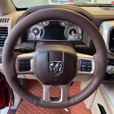 Für Dodge RAM 1500 Classic 2012- 2500 3500 5500 2012-2018 Handgenähtes rutschfestes Leder-Autolenkradbezug
