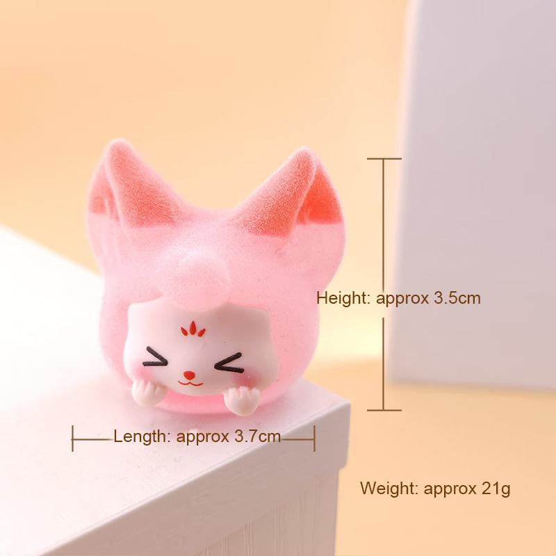 

Светящееся ворсовое покрытие Лиса Кики Мини Фигурка Настольный Милый Мультфильм Декоративный Орнамент Аксессуары Из Смолы розовый