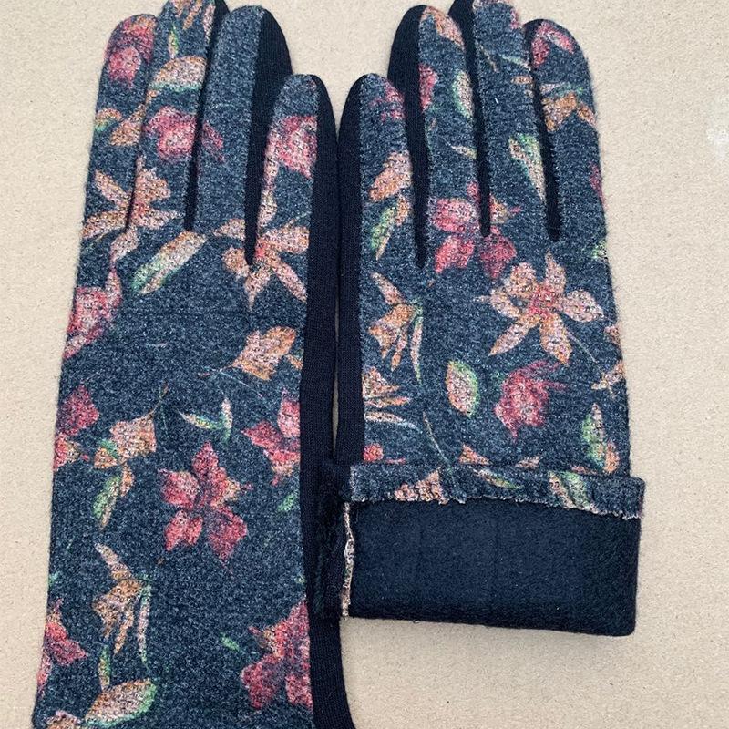 

Thickened Fashion Japanese Woolen Printed Touch Screen Gloves, Velvet Warm Cycling Supplies one size fits all зелёный