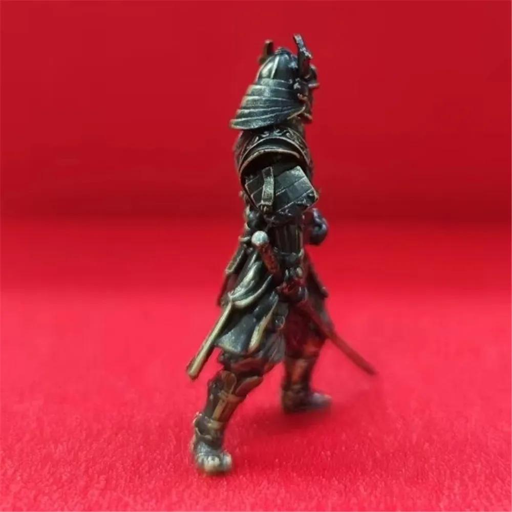 New Creative 4cm Black Pure Copper Slanting Knife Samurai Ancient Soldier Toy Model Desktop Decoration Man Gift Figurine