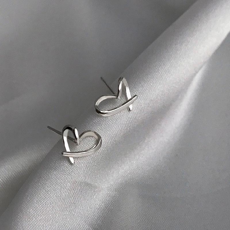 Korean Heart Stud Earrings: Lightweight, Comfortable for Sleeping, Simple Luxury Design, 2020 Trendy Women's Jewelry