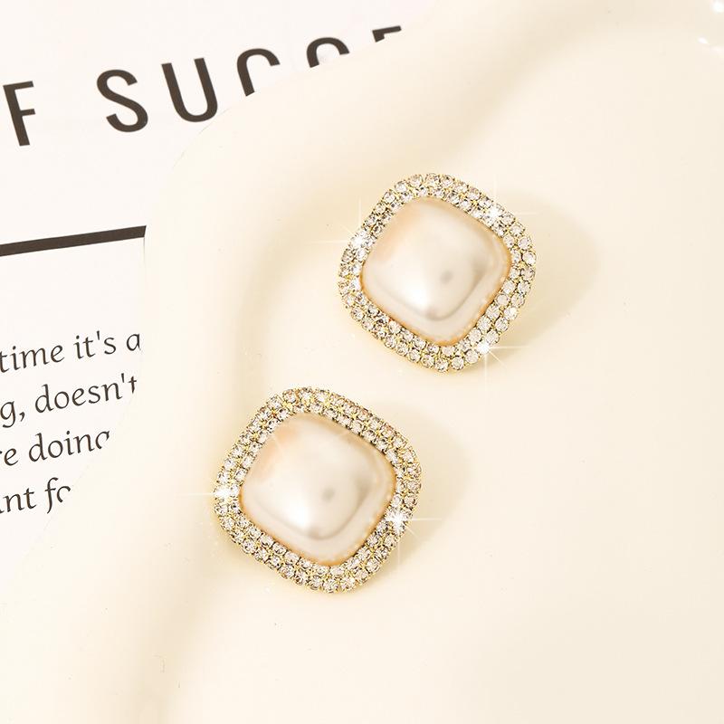 Xiaoxiangfeng French Retro Diamond-encrusted Stud Earrings S925 Silver Needle Style Earrings