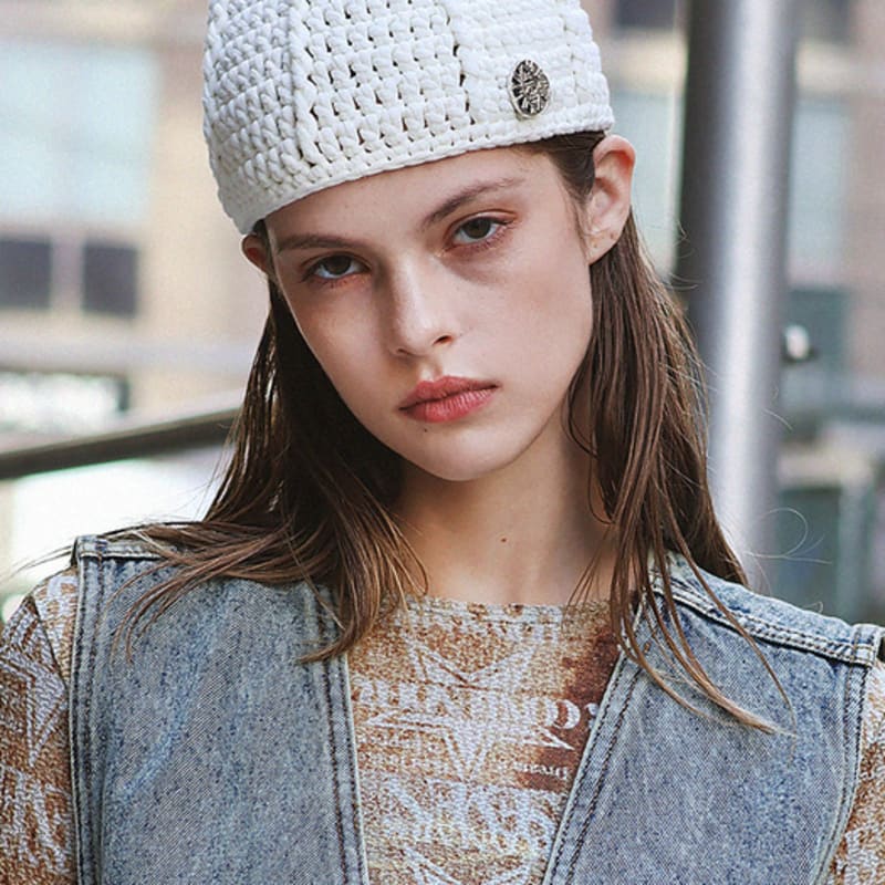 

HOLY NUMBER 7 HANDMADE KNITTED BEANIE _ WHITE WHITE