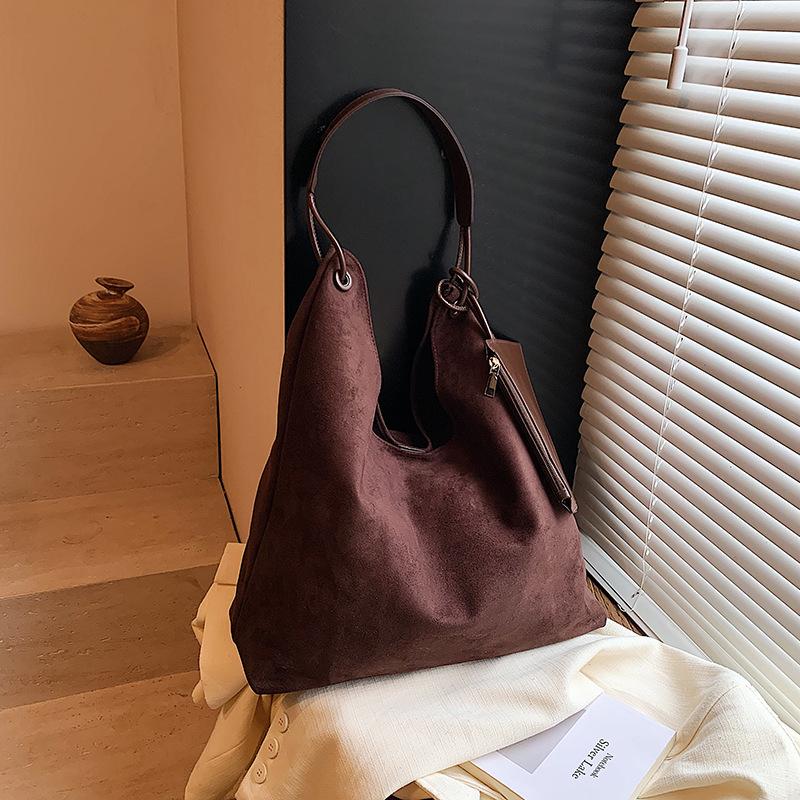 Bag Women's Large Capacity 2025 New Autumn and Winter Matte Retro Shoulder Bag Casual Work Commuter Child and Mother Tote Bag
