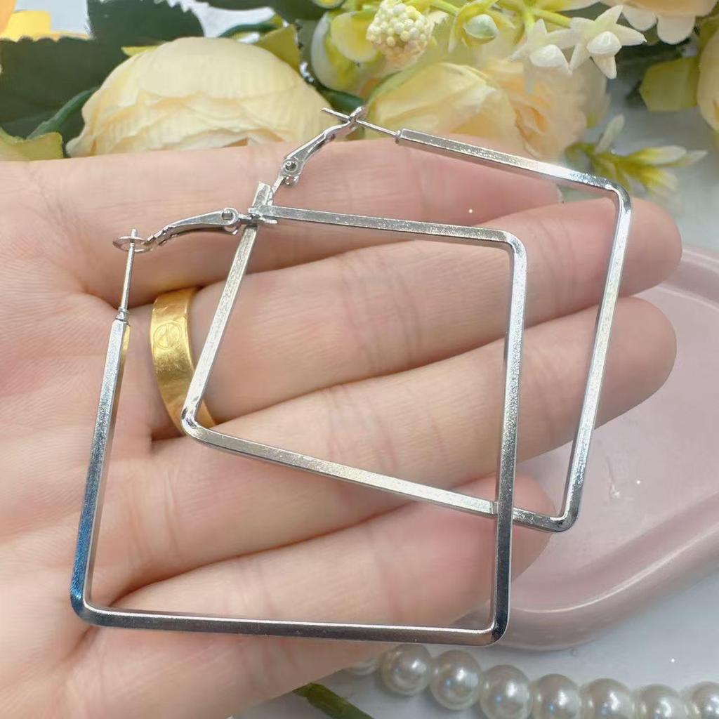 European & American Fashion Rhombus Square Earrings - Bold, Exaggerated Studs with a Stylish, Confident Flair for Women