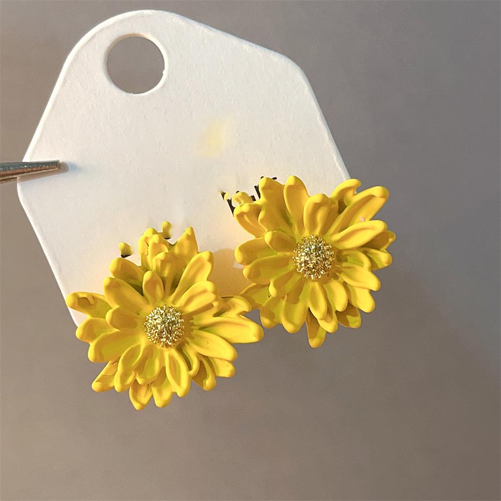 Early spring new dopamine flower stamen stud earrings fashionable and sweet simple earrings versatile high-end earrings