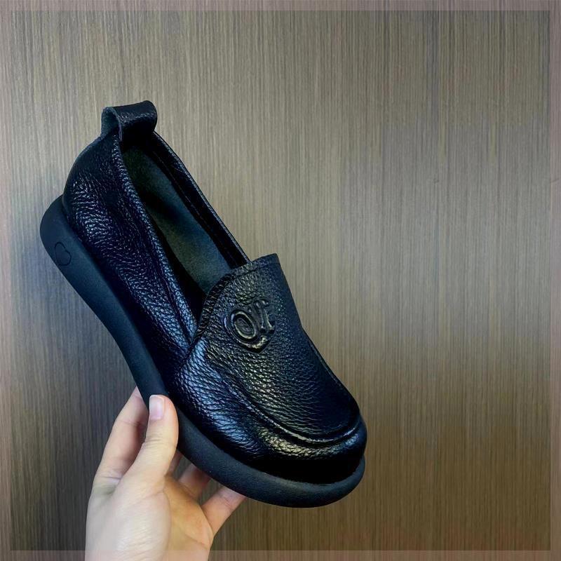 

Xiaobai women s single shoes Doudou flat-soled mother shoes 2025 new spring casual shoes leather shoes four seasons soft sole one pedal 35