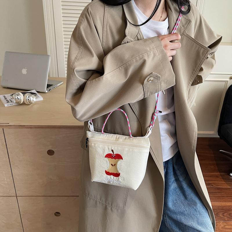 Women's Apple Embroidery Casual Shoulder Cloth Bag 2026 New Style for Going Out Japanese Style Fashi Trendy Crossbody Cloth Ba