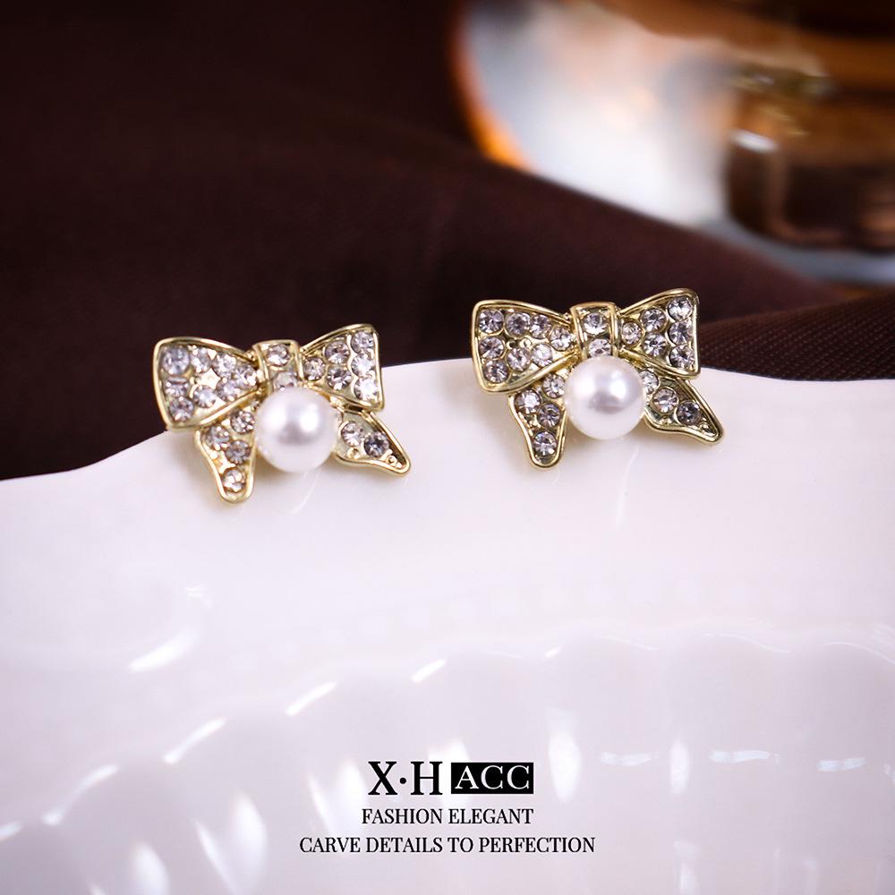 

Елегантні французькі сережки-квіти з перлів Срібна голка : Вишукана, Розкішна, Легка Мода для Жінок