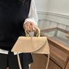 New Product Trend Niche Design Texture Portable Small Square Bag Fashion Temperament Elegant Women's Casual Messenger Bag