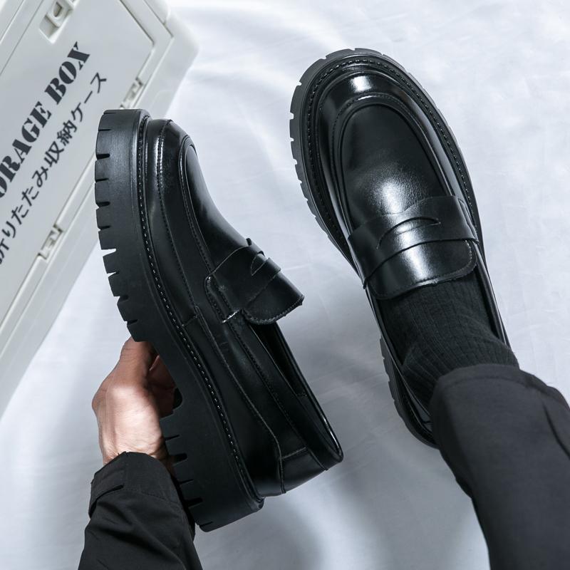Fashion Retro Office Shoe Men Glossy Casual Shoes Breathable Leather Loafers Driving Moccasins Comfortable Slip On Black