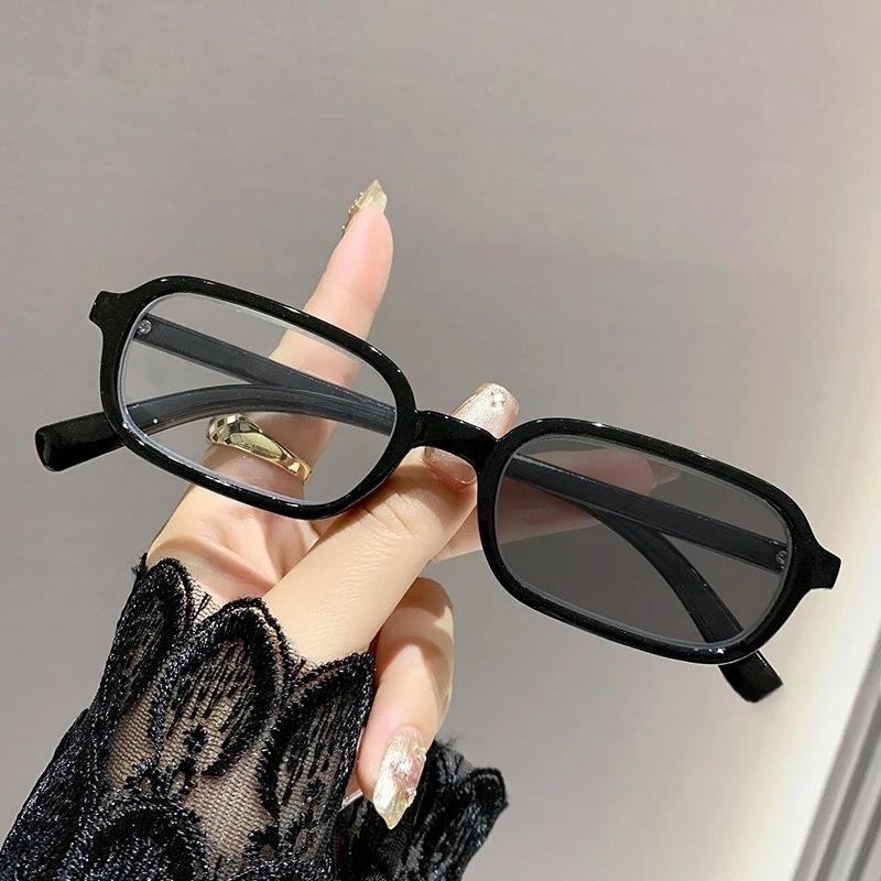 

Anti Blue Light Photochromic High-End Luxury Myopia Glasses Fashionable High-Definition Ultra Light Photochromic Myopia Glasses 0
