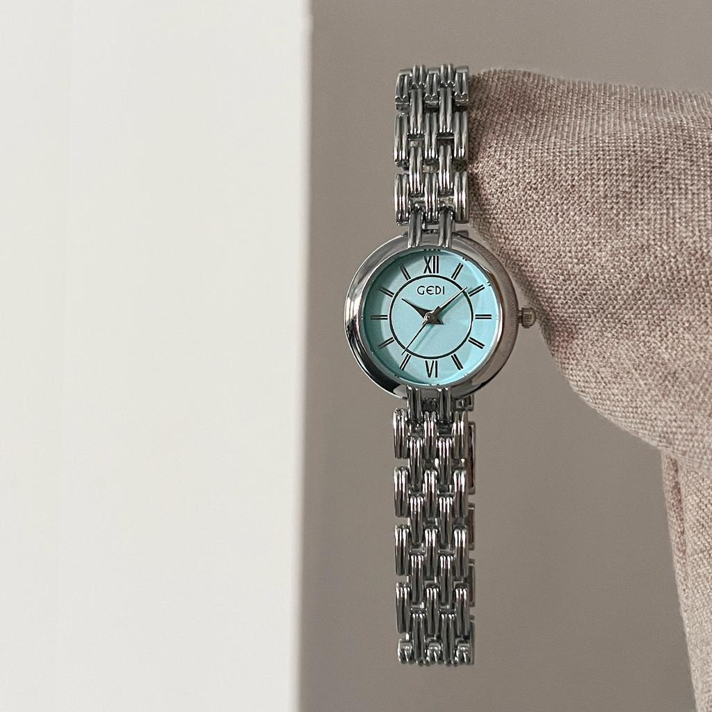 Literary Retro Simple And Versatile Exquisite Bracelet Watch Middle School Student High Value Alloy Waterproof Quartz Watch