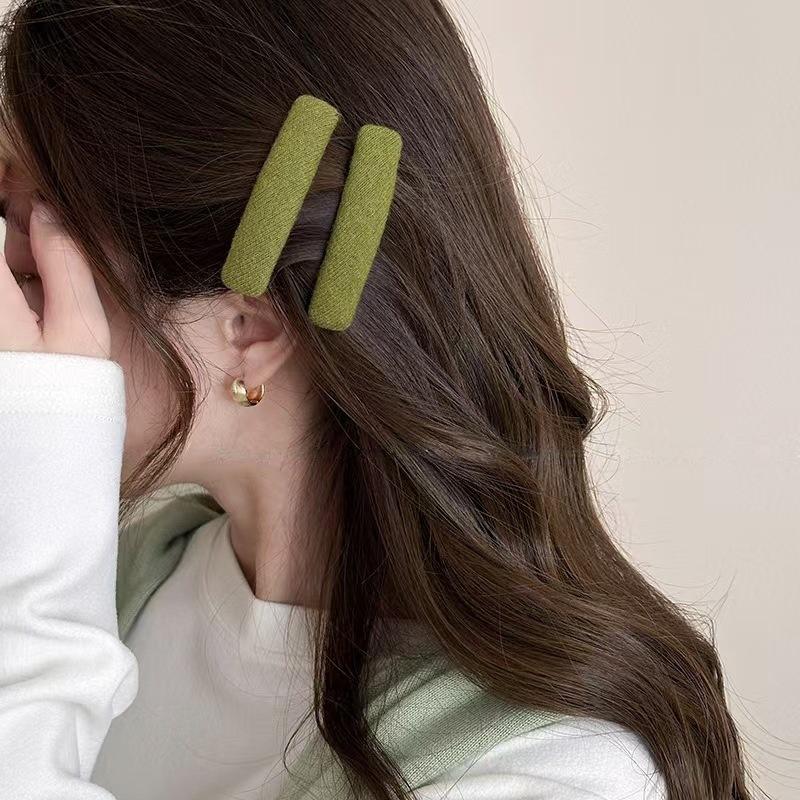

2Pcs Korean Elegant Woolen Hair Clip Simple Style Bb Clip Solid Autumn And Winter Hair Accessories зелений