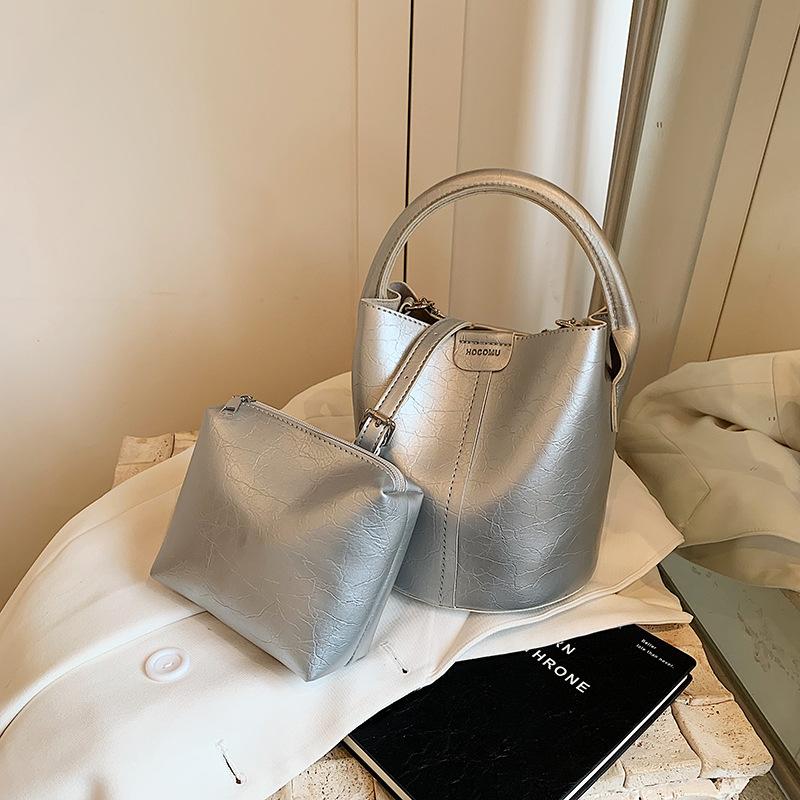 Retro Water Bucket Bag Female New Trendy Commuter Crossbody Bag Fashion Solid Color Handheld One Shoulder Bag For Women