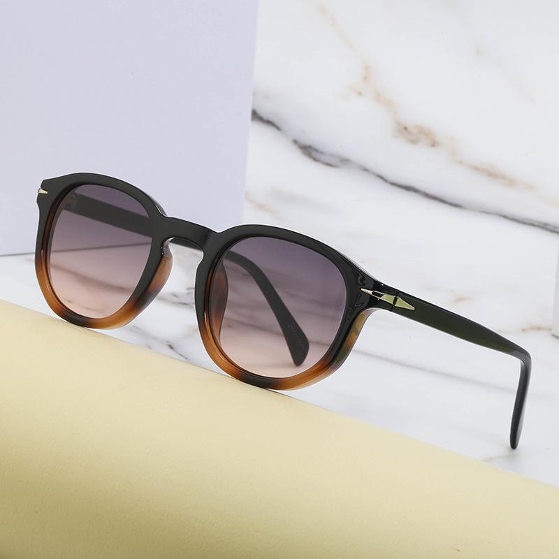 Trendy Retro Round Polarized Sunglasses for Men and Women - Stylish Small Frame Sun Protection