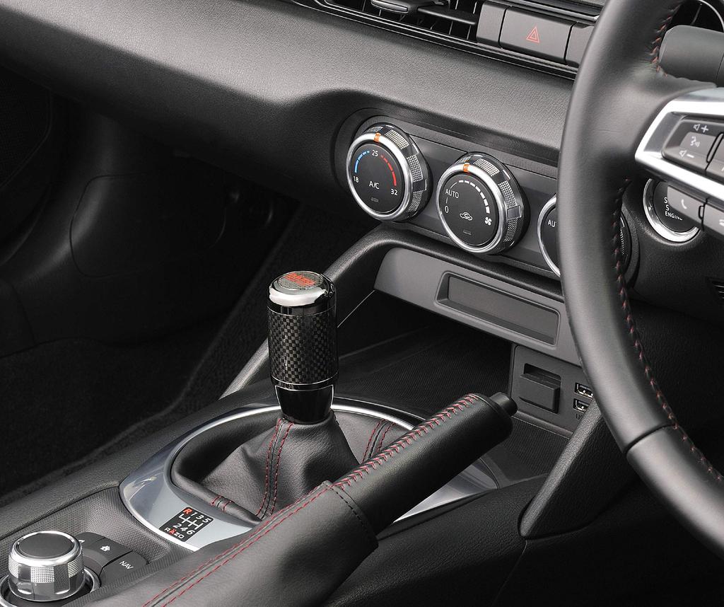CARMATE Car Shift Knob RAZO Real Carbon MT 400g RA66