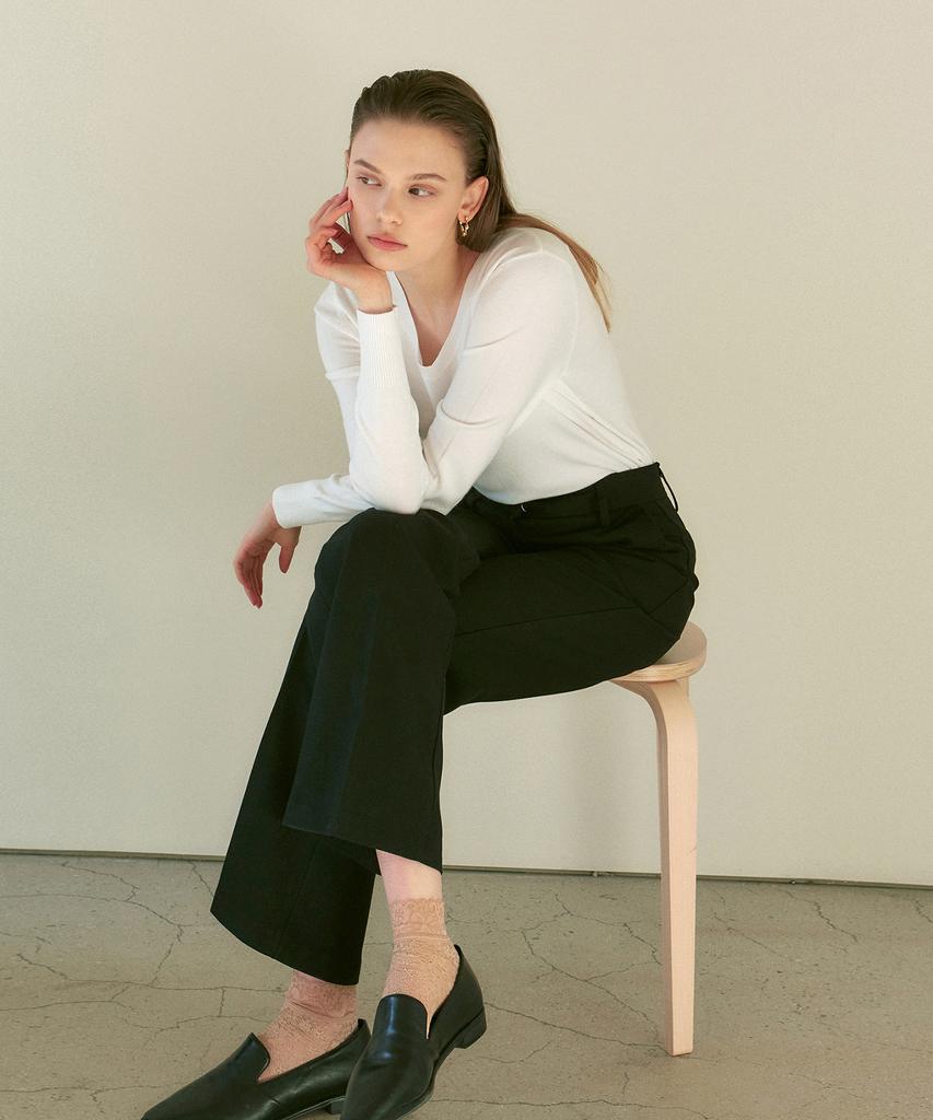 Nigaennikol [Essential] Soft V Neck Knit_Ivory
