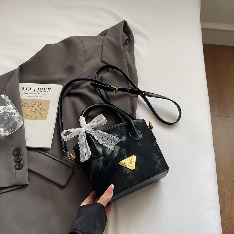 

New summer small bag women s fashion shoulder messenger bag is now popular portable bucket bag