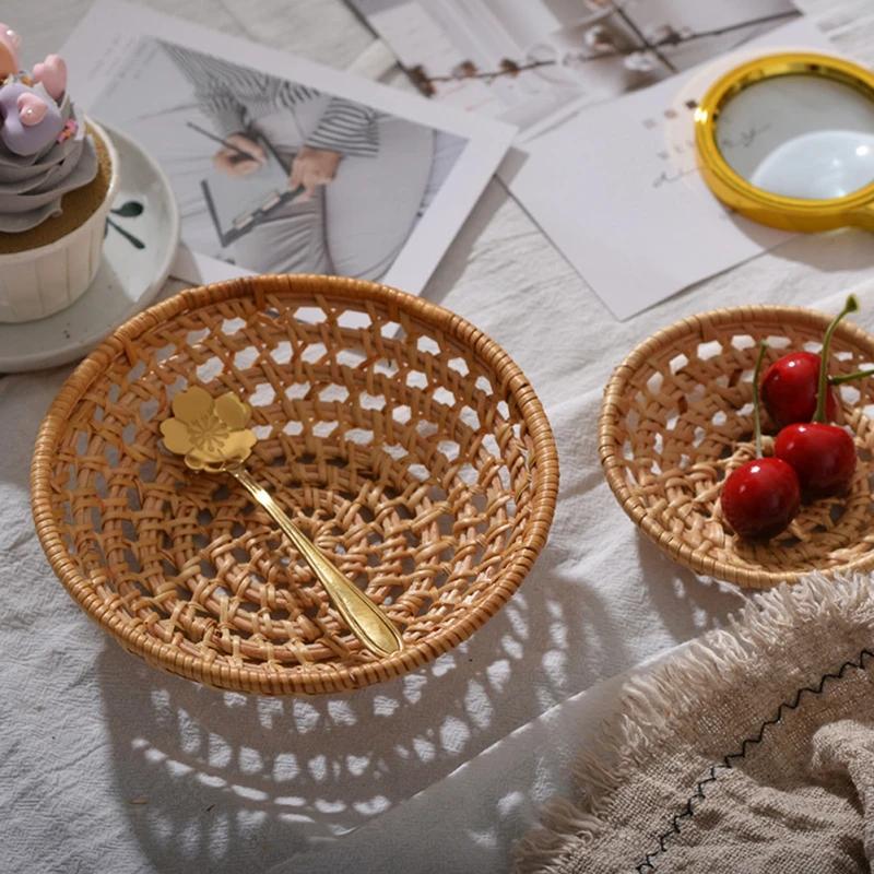 Japanese Hand-Woven Hollow Fruit Snack Storage Basket Rattan Bread Basket Food Serving Platter Tray for Dinner Parties Breakfast