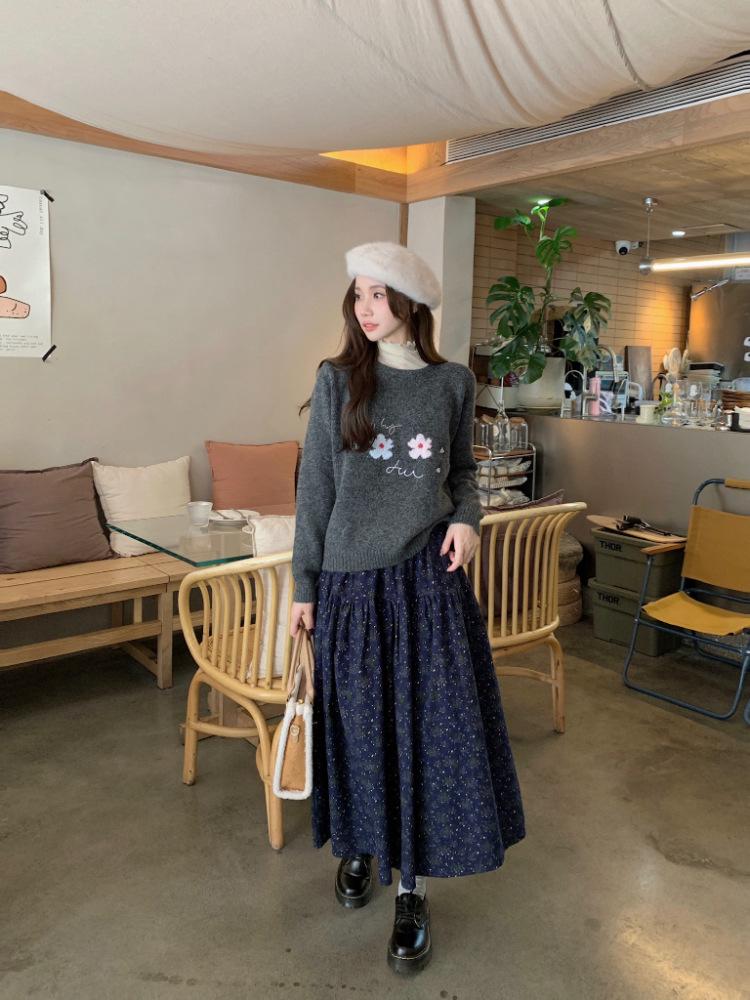 2025 Korean Retro Floral A-Line Skirt: Sweet, Gentle, High-Waisted, and Versatile